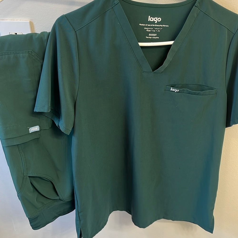 Lago scrub set